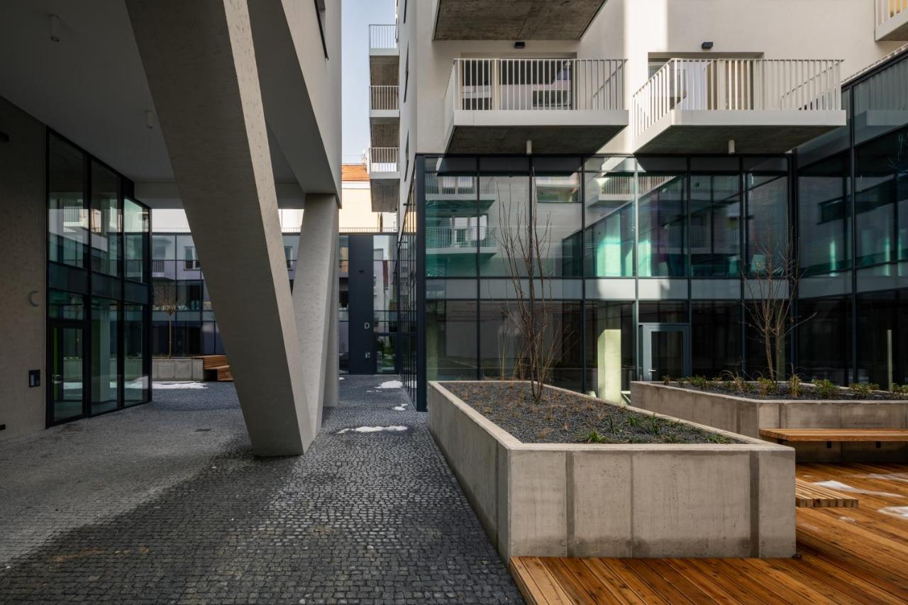 Prague Days - Exclusive Condo In Trendy Neighbourhood Экстерьер фото